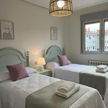 Piso 6 Personas En De Llanes *